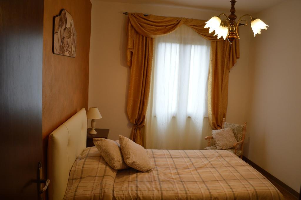 Appartement La Piccola Loggia à Torrita di Siena Chambre photo